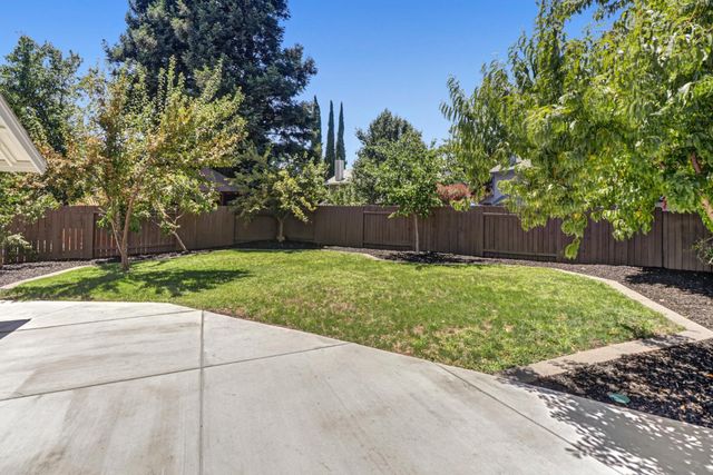 9472 Denholm Ct, Elk Grove, CA 95758