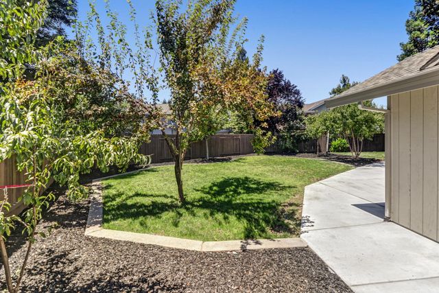9472 Denholm Ct, Elk Grove, CA 95758