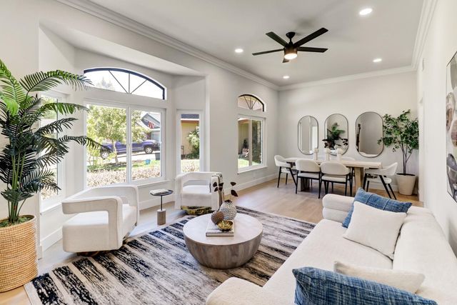 9472 Denholm Ct, Elk Grove, CA 95758