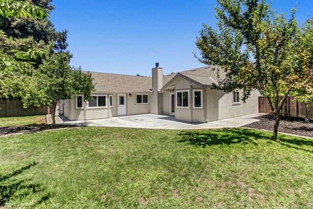 9472 Denholm Ct, Elk Grove, CA 95758
