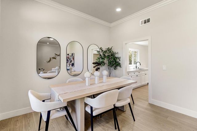 9472 Denholm Ct, Elk Grove, CA 95758