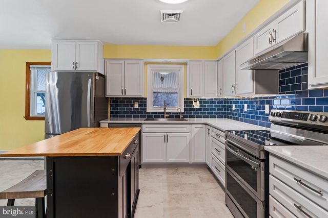 1243 HILLSIDE DRIVE, Mechanicsburg, PA 17055