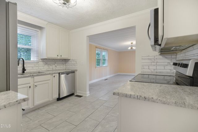 722 Kooler Circle, Fayetteville, NC 28305