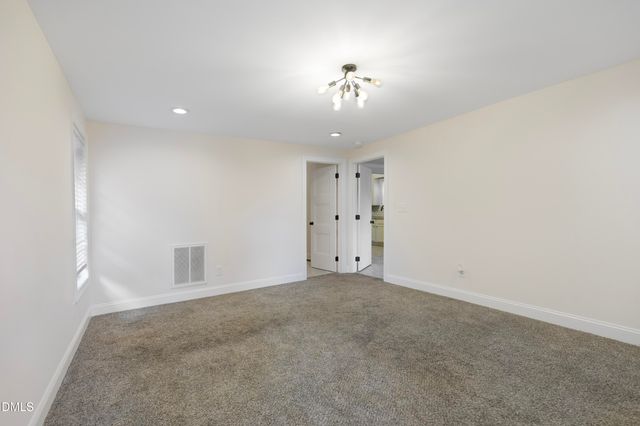 722 Kooler Circle, Fayetteville, NC 28305