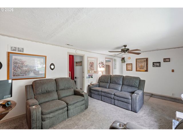 25100 Sw Rainbow Ln, Hillsboro, OR 97123