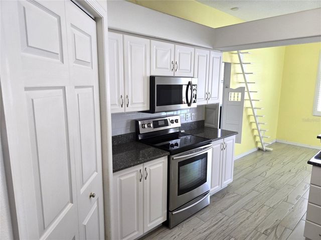 7404 38TH COURT E, Sarasota, FL 34243