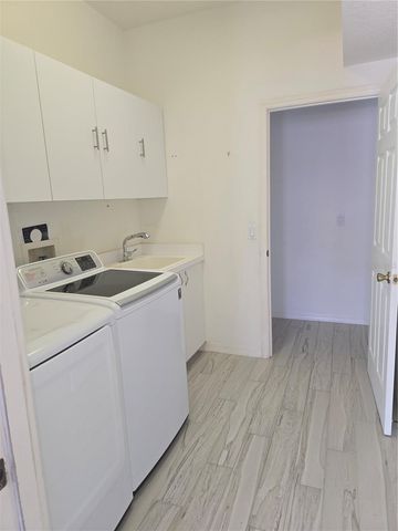 7404 38TH COURT E, Sarasota, FL 34243