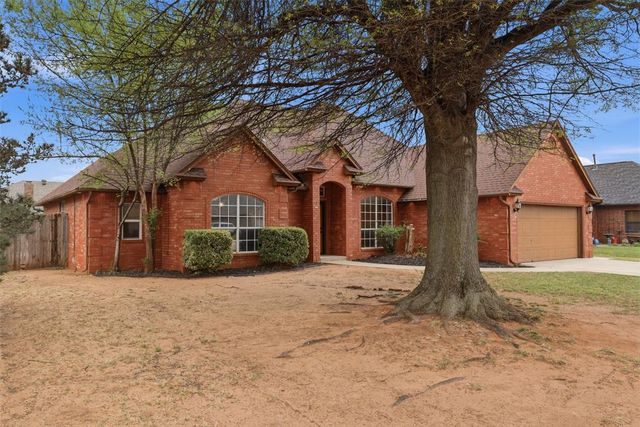 704 N Remington Way, Mustang, OK 73064