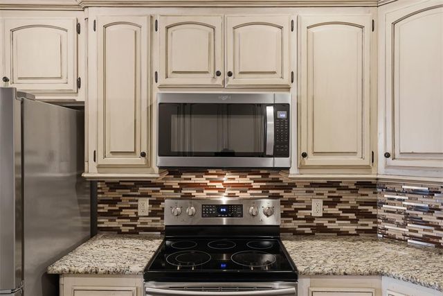 704 N Remington Way, Mustang, OK 73064