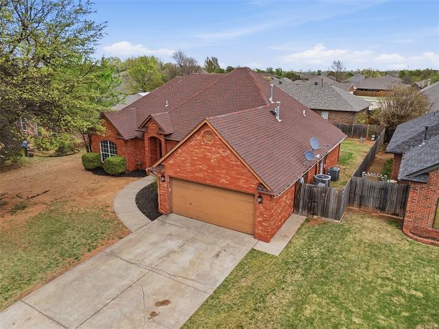 704 N Remington Way, Mustang, OK 73064