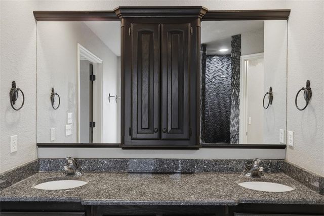 704 N Remington Way, Mustang, OK 73064