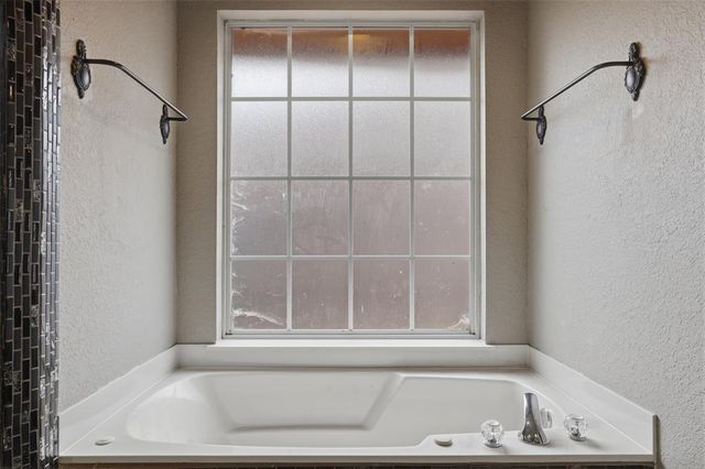 704 N Remington Way, Mustang, OK 73064