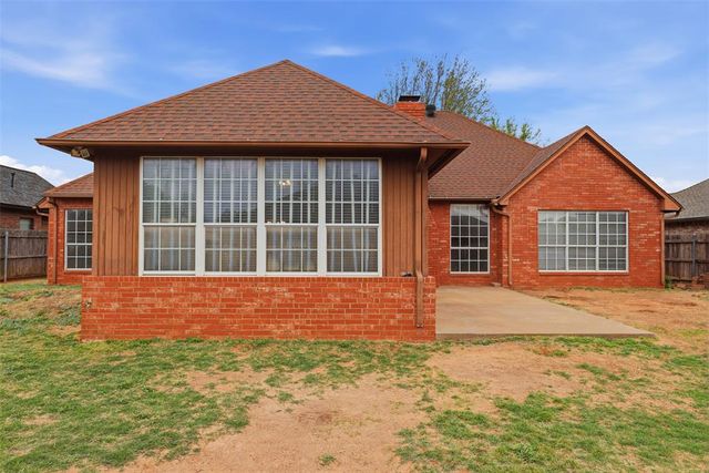 704 N Remington Way, Mustang, OK 73064