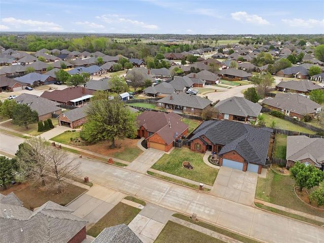 704 N Remington Way, Mustang, OK 73064