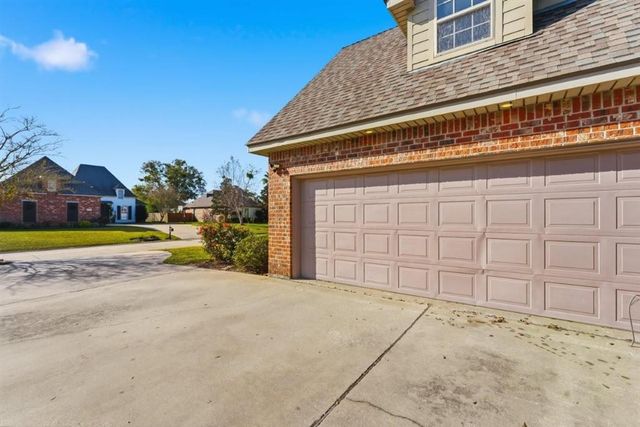 2720 Rue Cannes Dr Drive, Lake Charles, LA 70605