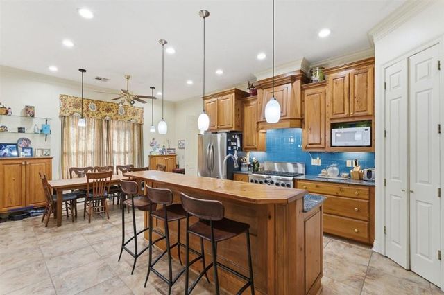 2720 Rue Cannes Dr Drive, Lake Charles, LA 70605