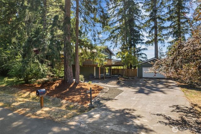131 E Channel Drive, Allyn, WA 98524