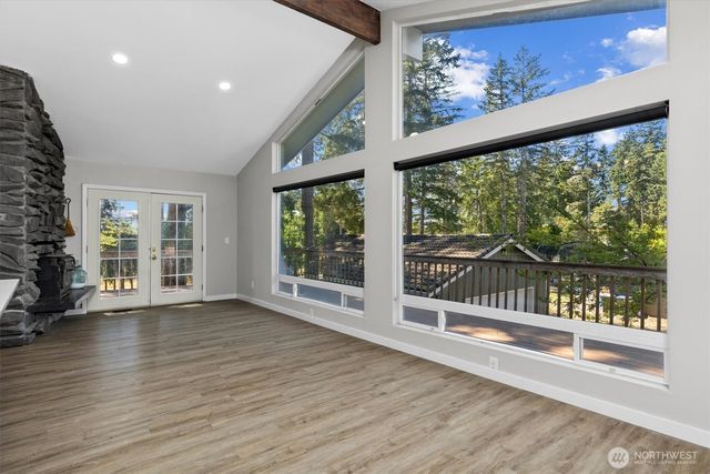 131 E Channel Drive, Allyn, WA 98524