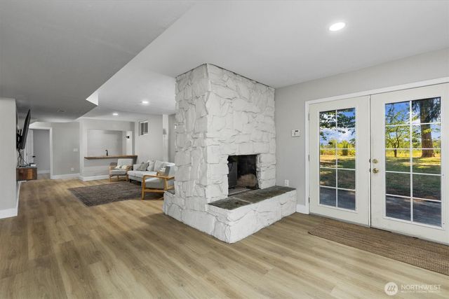 131 E Channel Drive, Allyn, WA 98524
