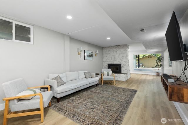 131 E Channel Drive, Allyn, WA 98524