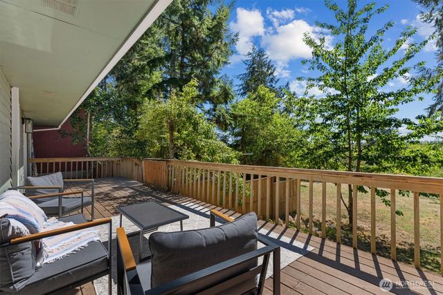 131 E Channel Drive, Allyn, WA 98524