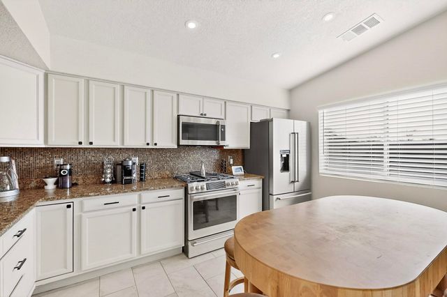 6966 Clark Hills Drive NE, Rio Rancho, NM 87144