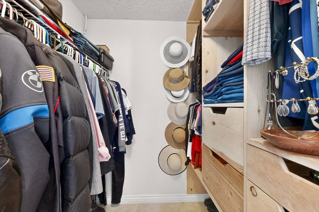 6966 Clark Hills Drive NE, Rio Rancho, NM 87144