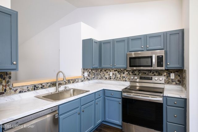 4509 Shelvis Dr, Louisville, KY 40216