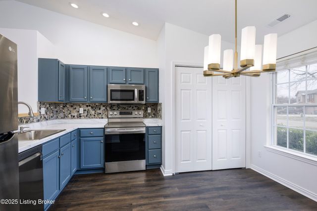 4509 Shelvis Dr, Louisville, KY 40216