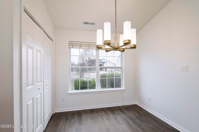 4509 Shelvis Dr, Louisville, KY 40216