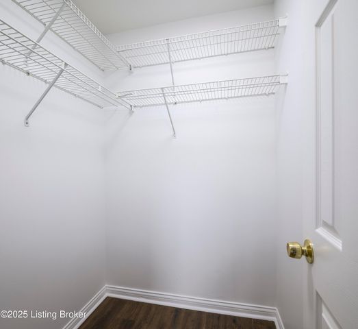 4509 Shelvis Dr, Louisville, KY 40216