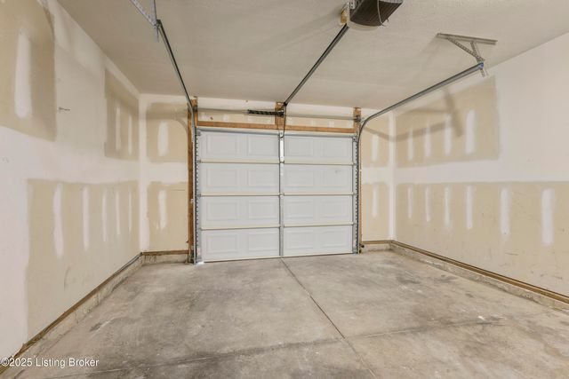 4509 Shelvis Dr, Louisville, KY 40216