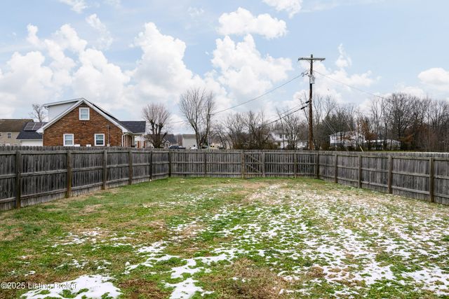 4509 Shelvis Dr, Louisville, KY 40216