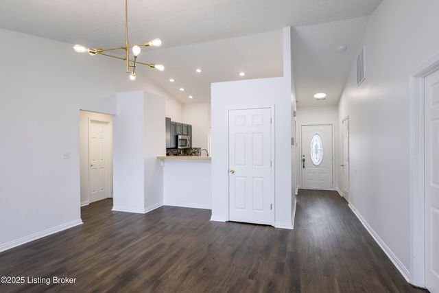 4509 Shelvis Dr, Louisville, KY 40216