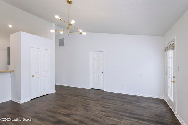 4509 Shelvis Dr, Louisville, KY 40216