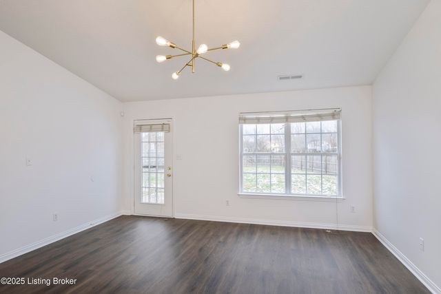 4509 Shelvis Dr, Louisville, KY 40216