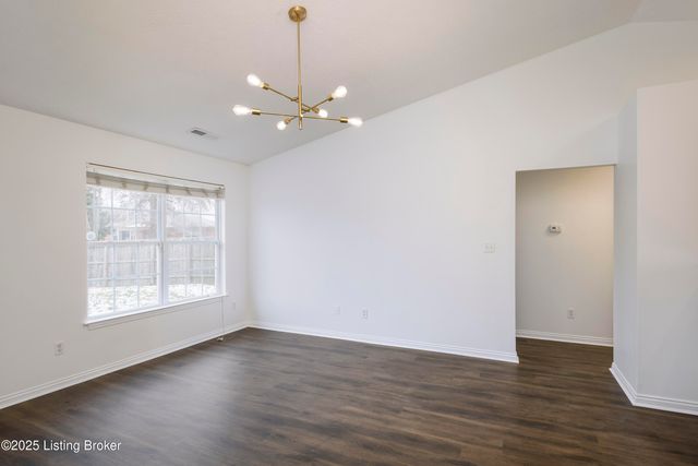 4509 Shelvis Dr, Louisville, KY 40216