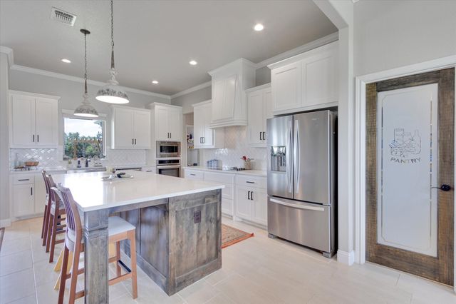 1001 N Oak Trail, Weatherford, TX 76085