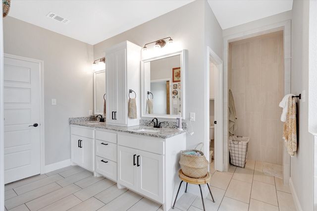 1001 N Oak Trail, Weatherford, TX 76085