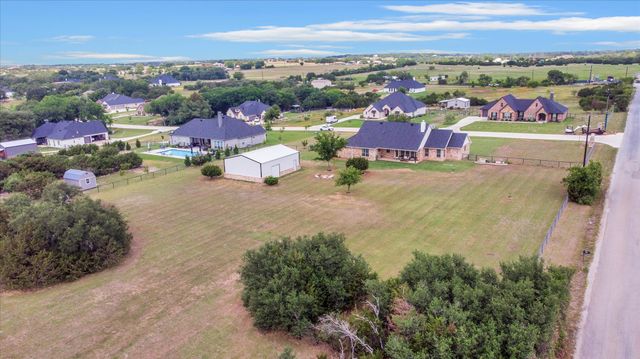 1001 N Oak Trail, Weatherford, TX 76085