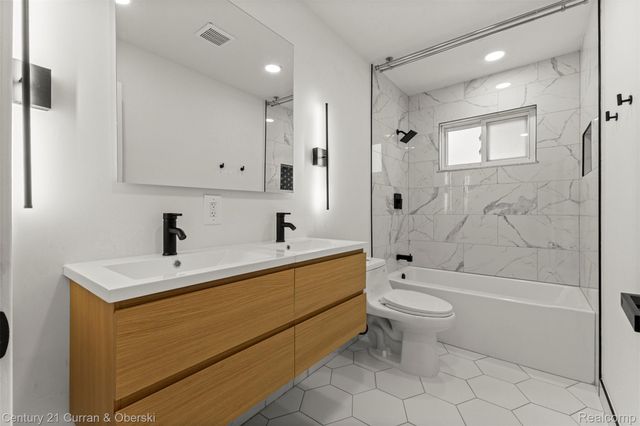 14370 Pearl Street, Southgate, MI 48195