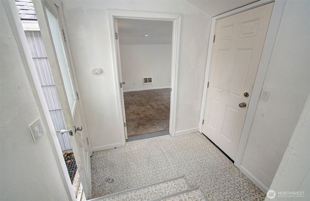 816 Coweeman Lane, Kelso, WA 98626