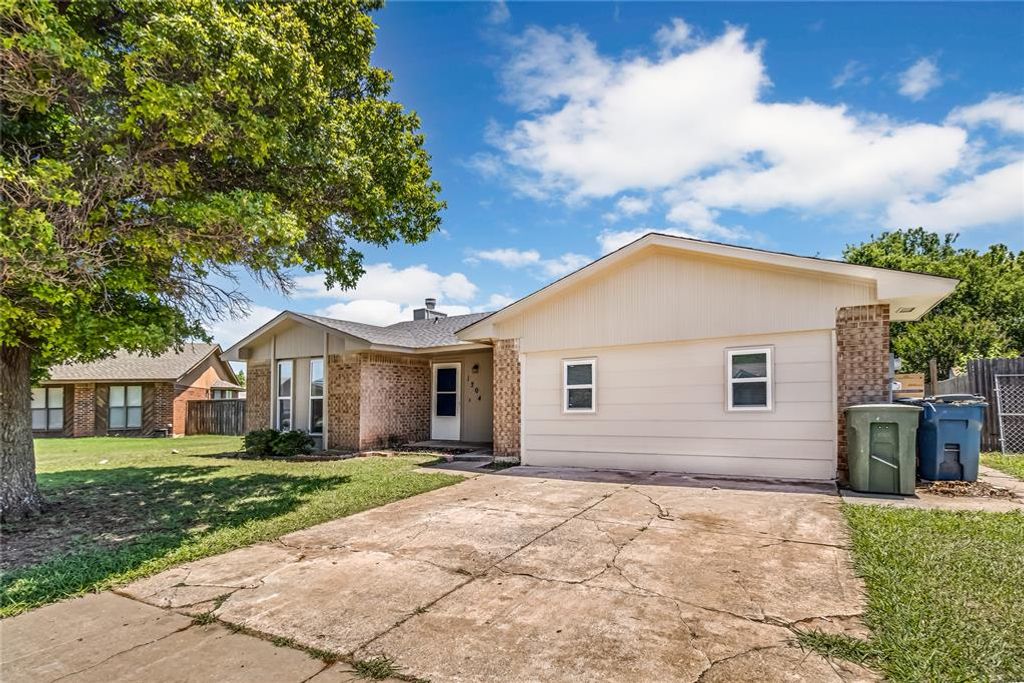 1304 Greenfield Drive, Edmond, OK 73012