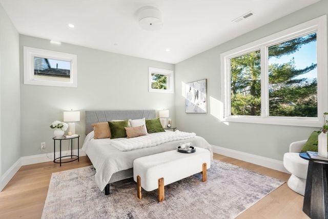 956 Walnut St 5, Newton, MA 02461