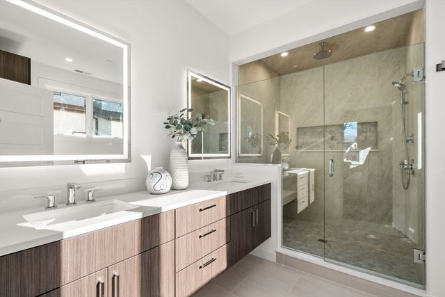 956 Walnut St 5, Newton, MA 02461