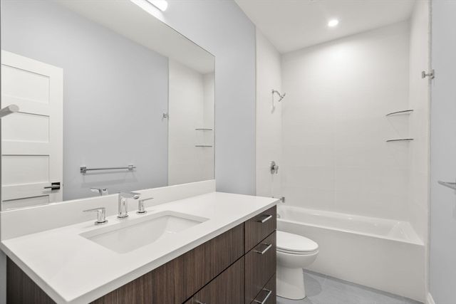 956 Walnut St 5, Newton, MA 02461