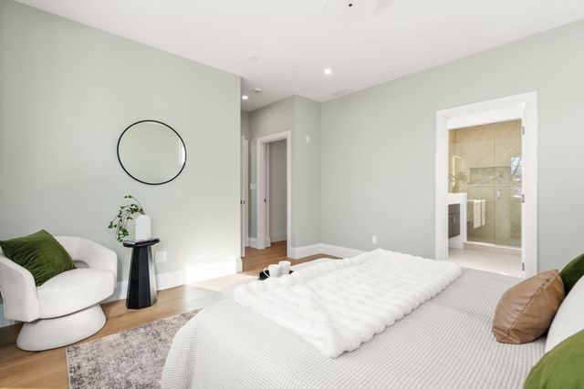 956 Walnut St 5, Newton, MA 02461