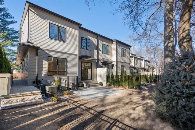 956 Walnut St 5, Newton, MA 02461