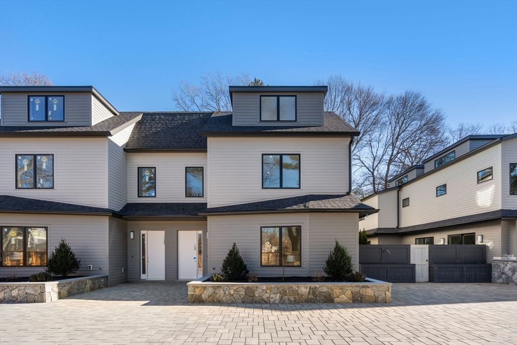 956 Walnut St 5, Newton, MA 02461