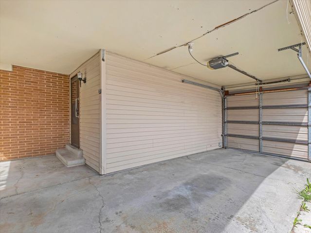 1204 E IRIS LN, Millcreek, UT 84106